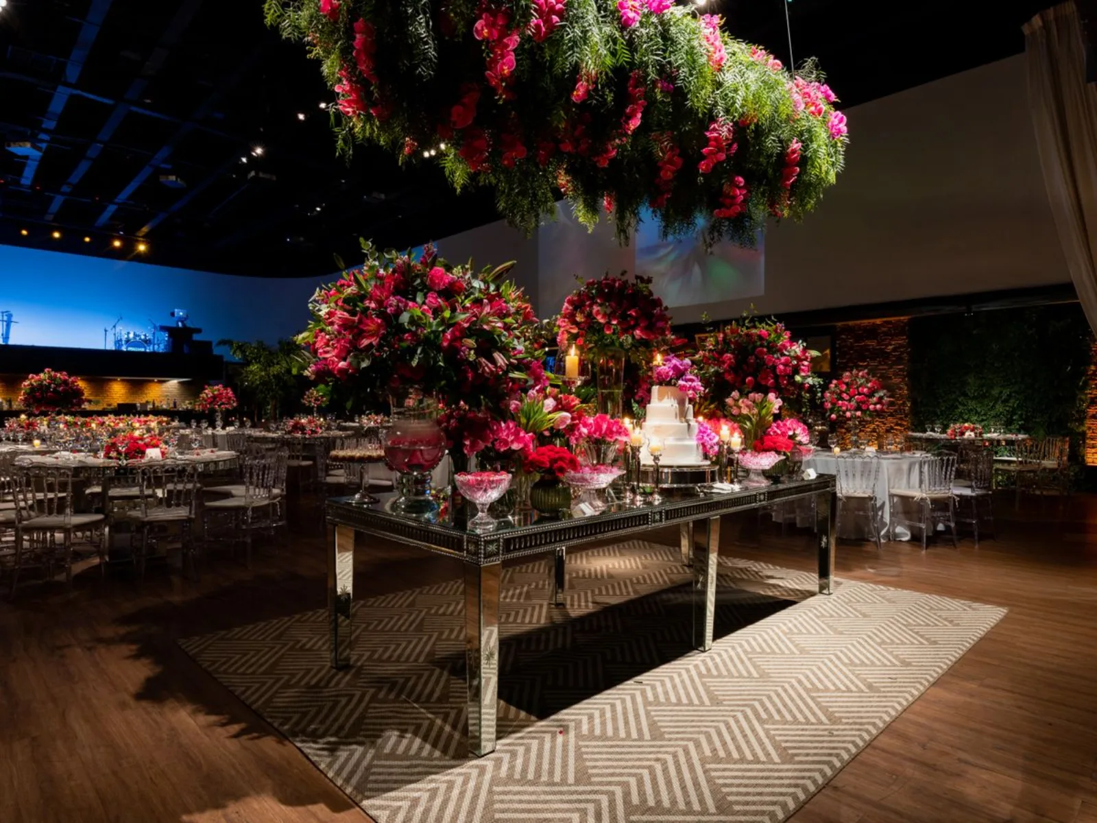 Arrival to the floral stage