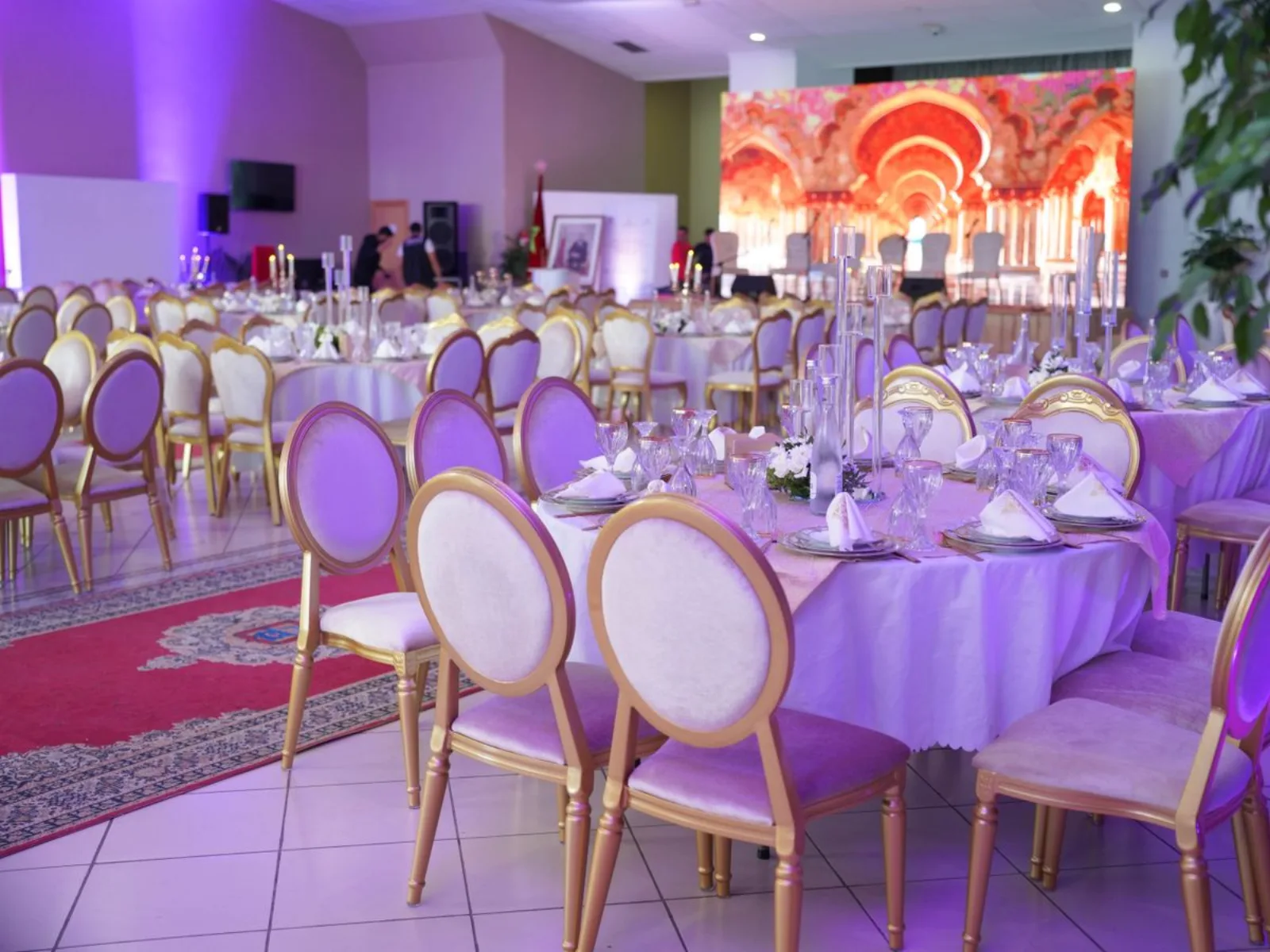 Almas Receptions round table setting