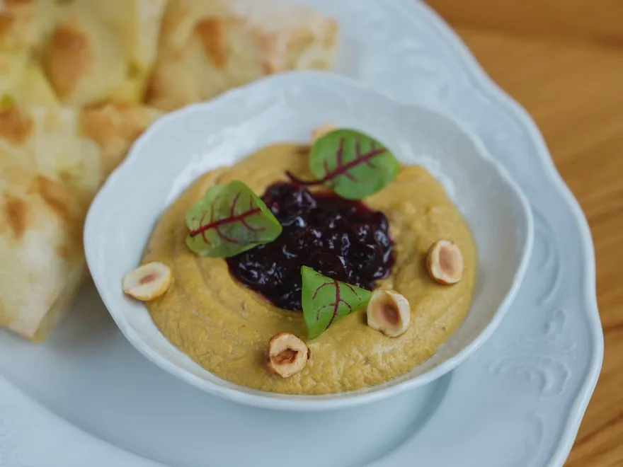 Hummus with pita